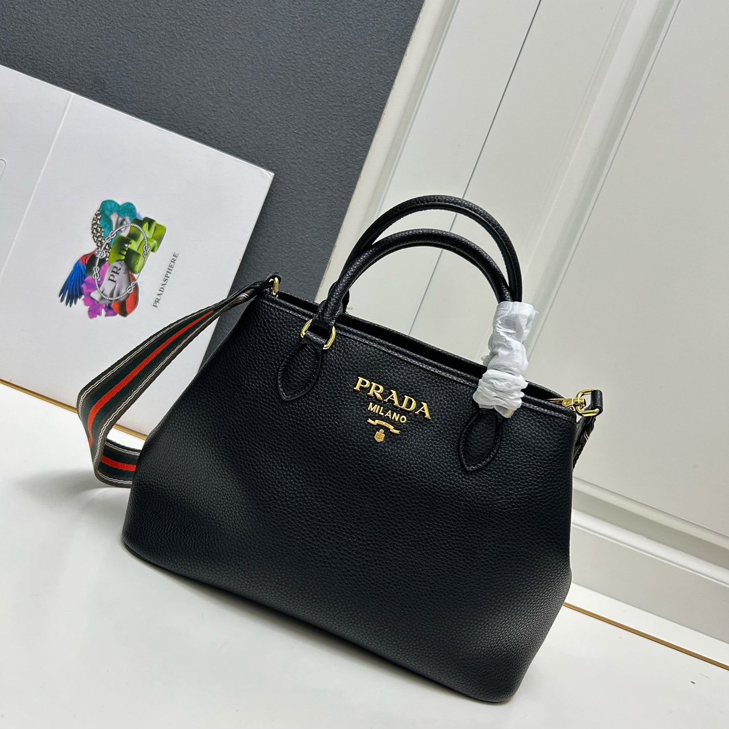 Pra*a shopping bags